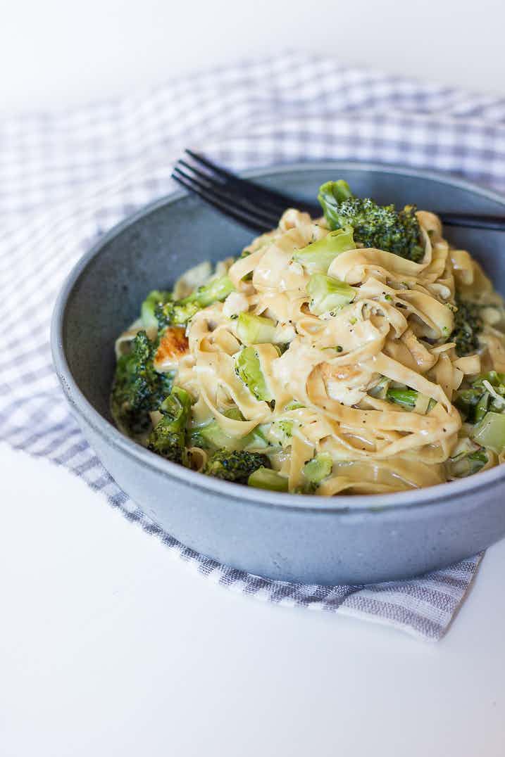 pasta-alfredo-kylling-broccoli-3