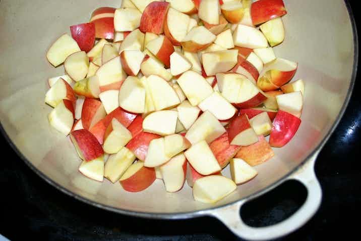 Æblemos - æbler i gryde