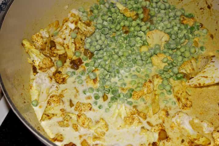 karrykrydret-blomkaalssuppe-aerter-cashew-kokos3