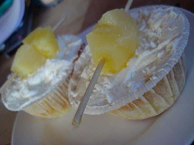 Kokoscupcakes med ananas (eller piña colada cupcakes)